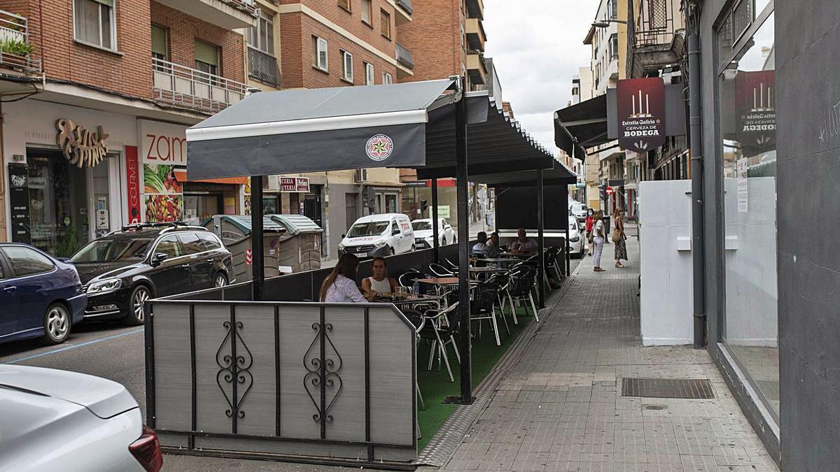 Terraza de hostelería en la calle Pablo Morillo de la capital zamorana. | Emilio Fraile