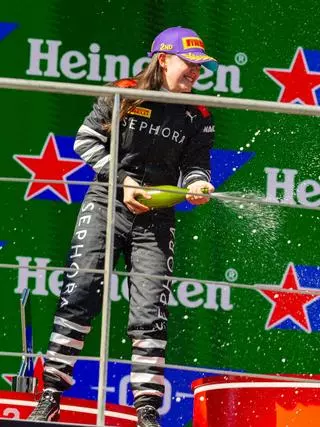 España suma otra promesa: ¡Natalia Granada debuta con podio en la F1 Academy!