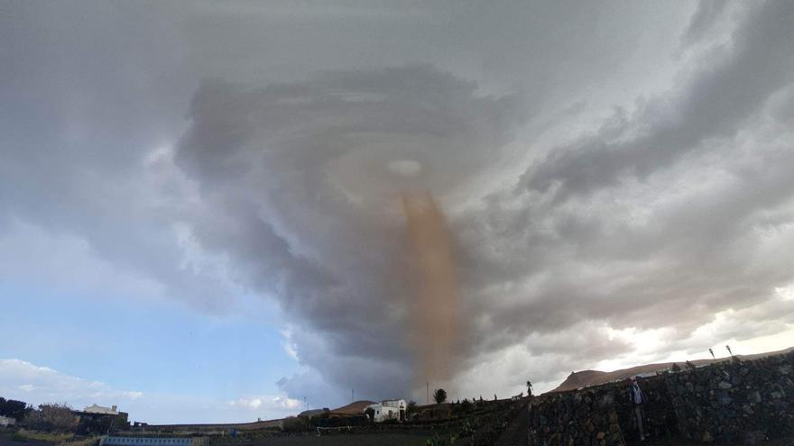 Localizan un tornado en Lanzarote