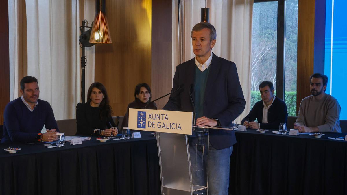 Meis Alfonso Rueda se retira con todos sus conselleiros retiro de trabajo en la pousada de Armenteira