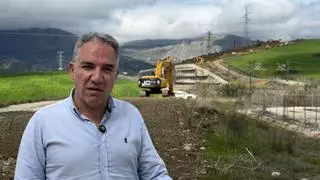 Bendodo pide acelerar la reparación del talud derrumbado de Álora que bloquea la línea del AVE Málaga-Madrid