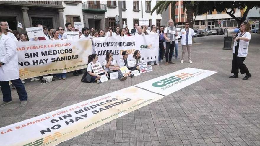Los médicos de Canarias anuncian la suspensión de la actividad voluntaria en hospitales públicos a partir del 8 de junio