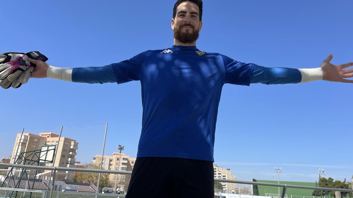 Carlos Abad posa tras el entrenamiento en la Ciudad Deportiva.