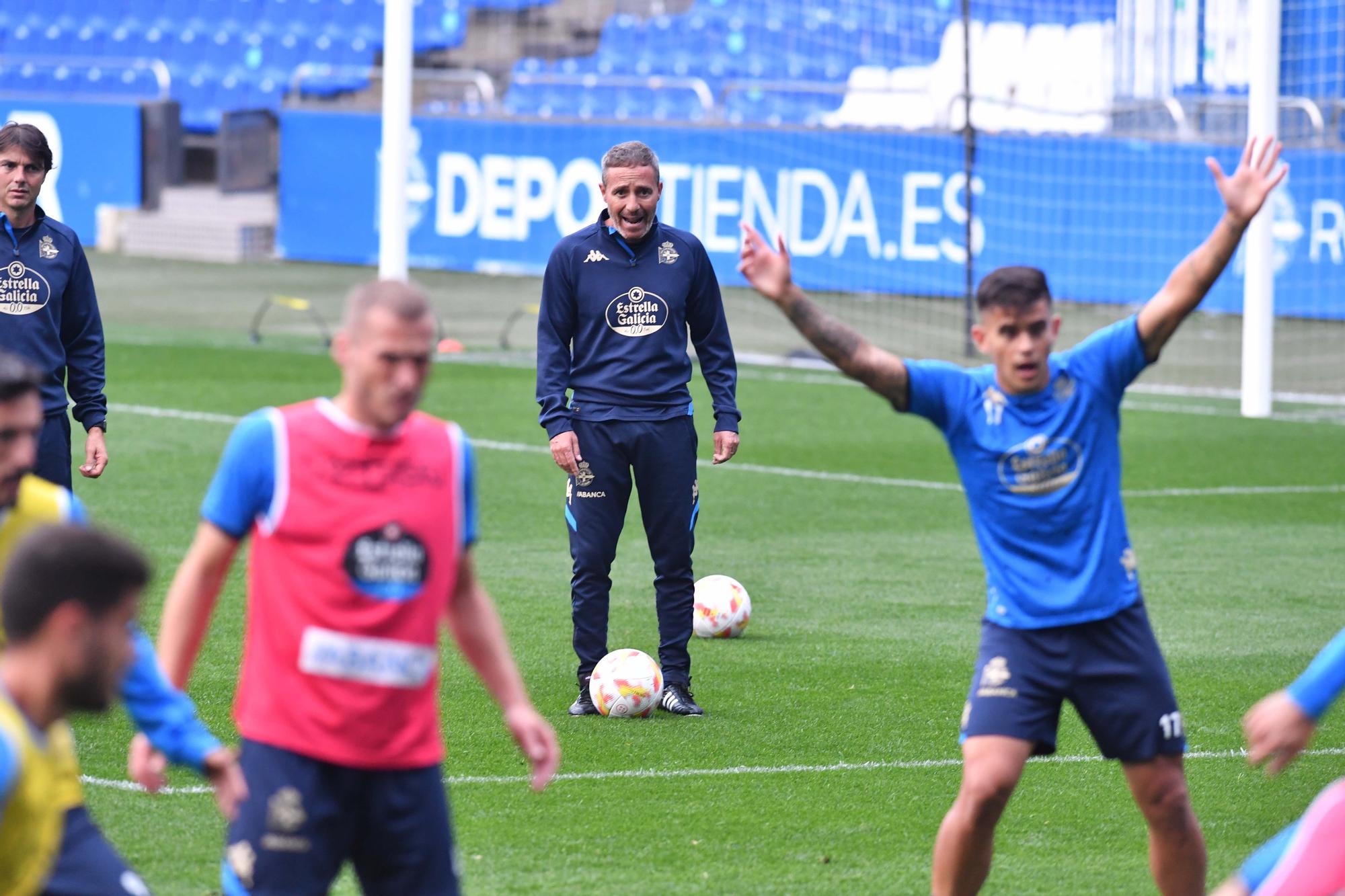 Óscar Cano toma las riendas del Dépor con su primer entrenamiento en Riazor