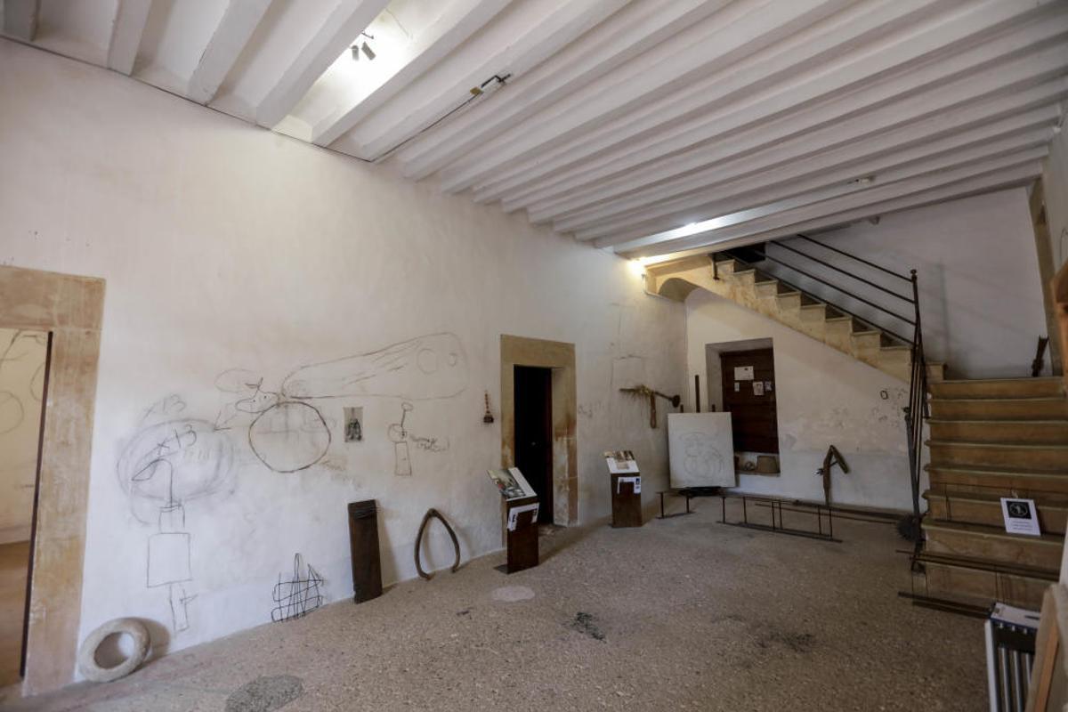 Presentan los grafitos de Miró en Son Boter