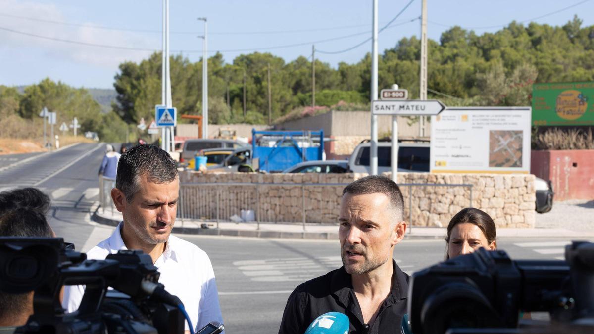 El conseller de Infraestructuras Viarias, Mariano Juan, durante la presentación de las obras del cruce de Forada