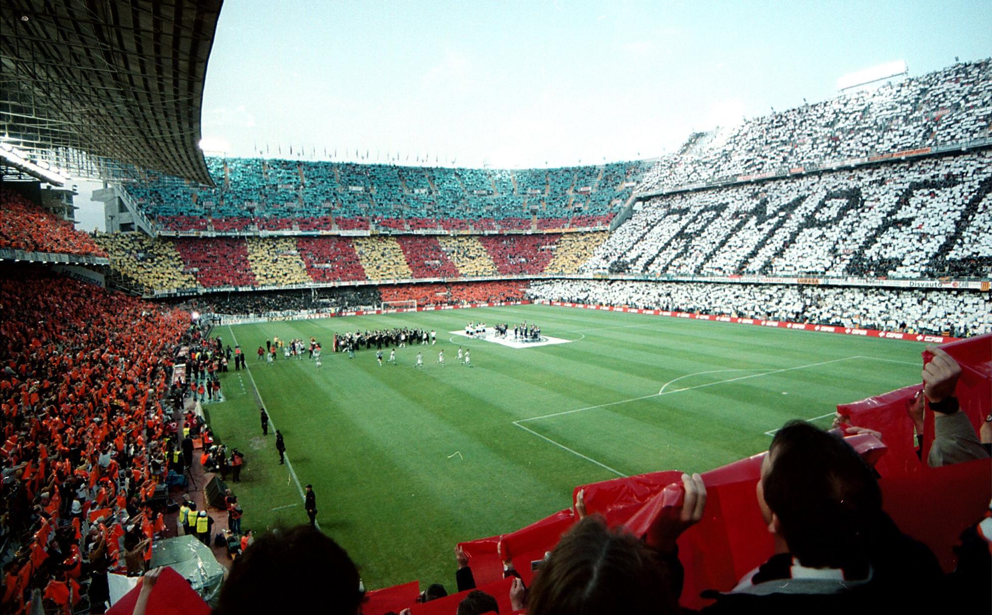 Históricos momentos mágicos de la grada de  Mestalla que pronto volverán