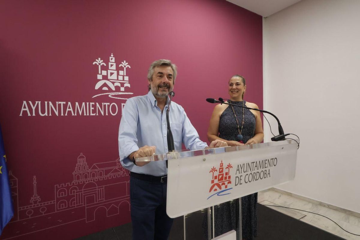 Torrico y Contador, durante la rueda de prensa.