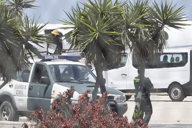 FUERTEVENTURA - Marion Cotillard y Brad Pitt  aterrizan en Fuerteventura - 23-05-16