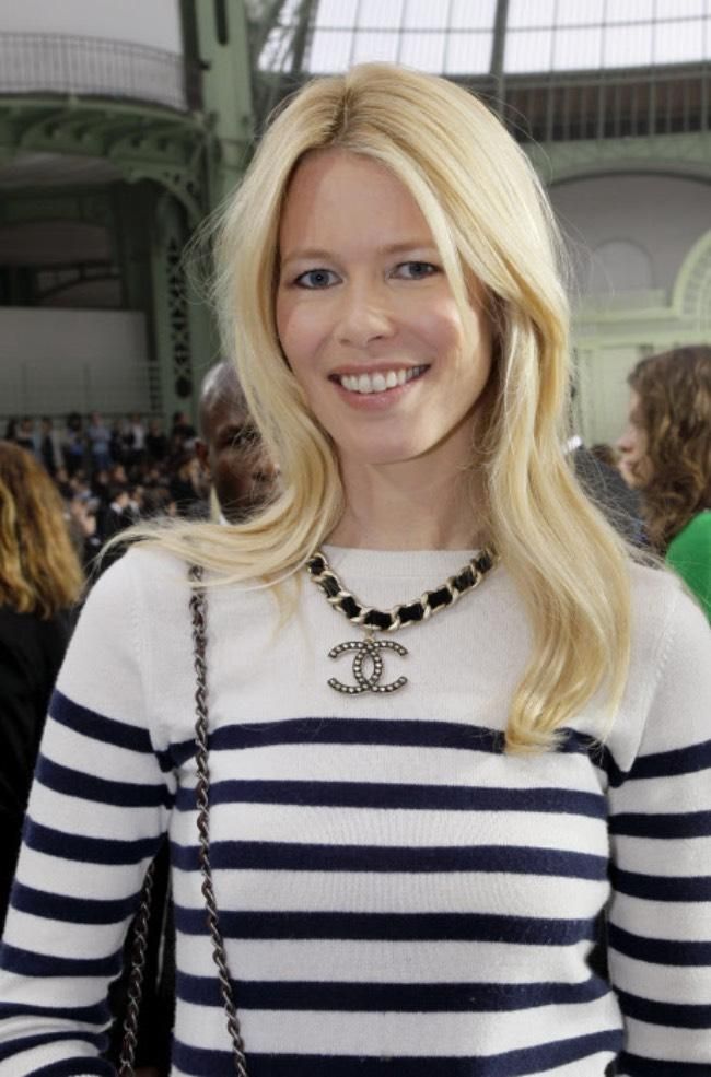 Claudia Schiffer plano medio