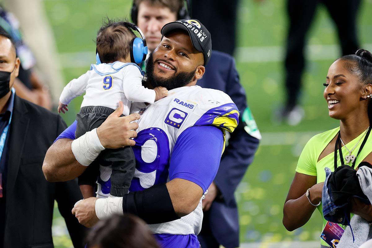 Los jugadores del Los Ángeles Rams celebran su victoria