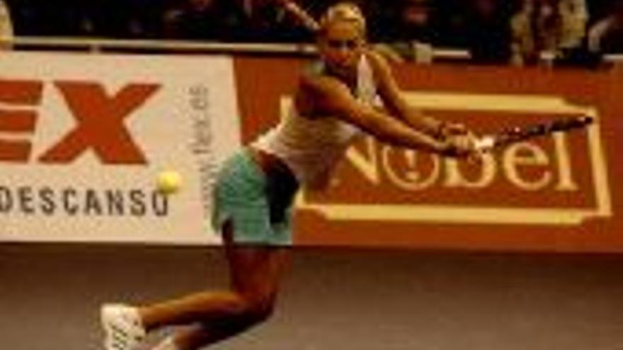 El tenis fue lo de menos en la ´exhibición´ de Kournikova