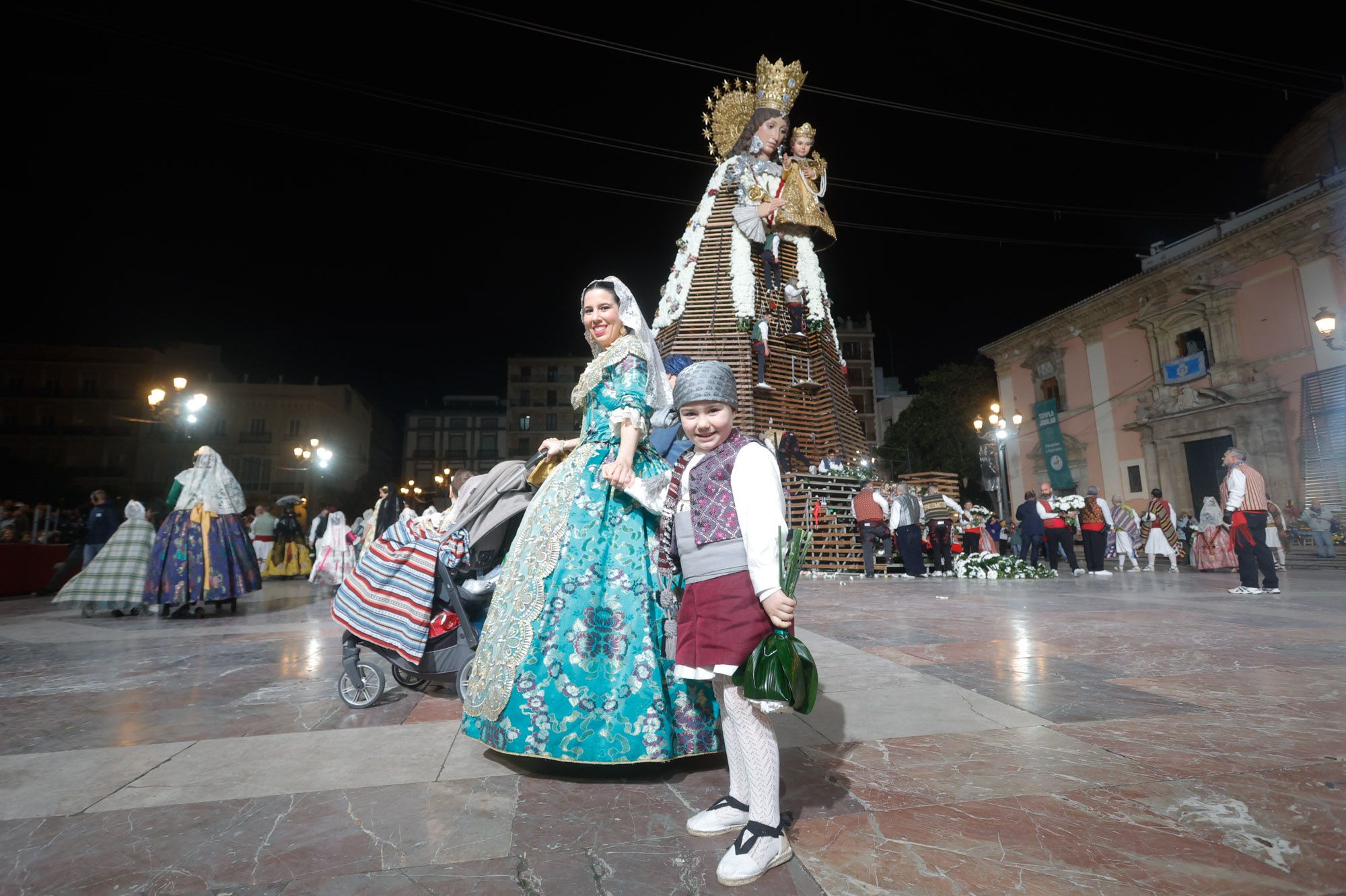 Todas las fotos de la Ofrenda del 17 de marzo por la calle San Vicente de 19:00 a 20:00 horas