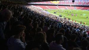 El futbol torna per fi al Camp Nou