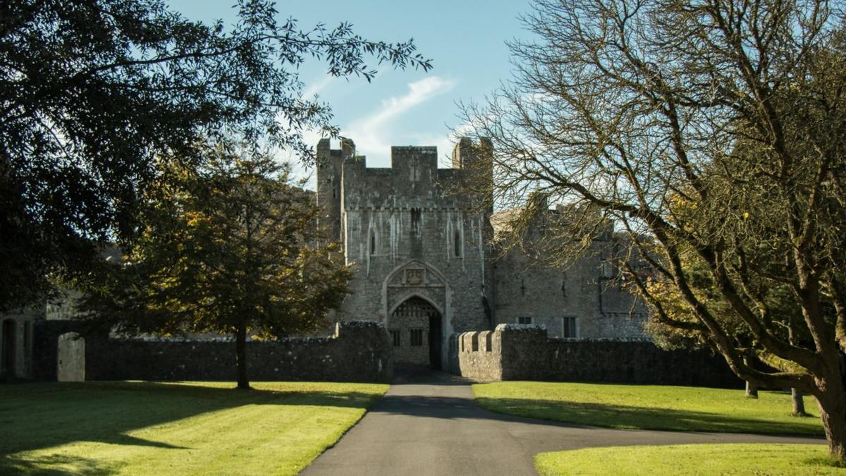 La entrada del castillo de Gales donde estudiará la princesa Leonor