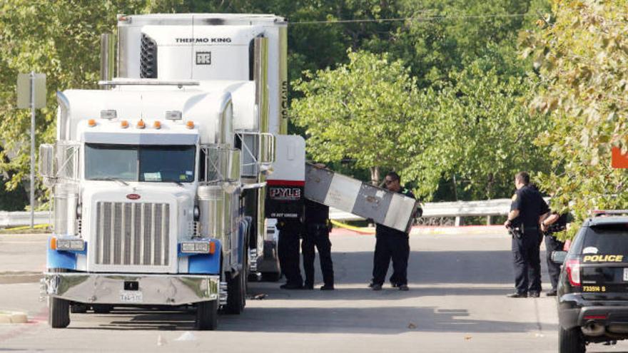 Diez inmigrantes mueren asfixiadas en un camión abandonado en Texas