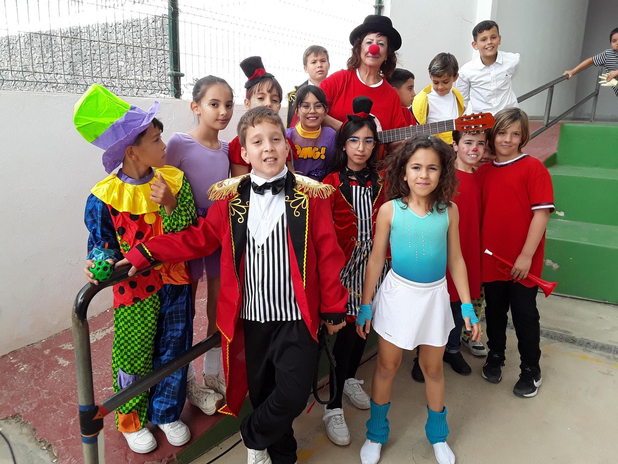 Carnaval del colegio César Manrique (Lanzarote) con las familias de la tele