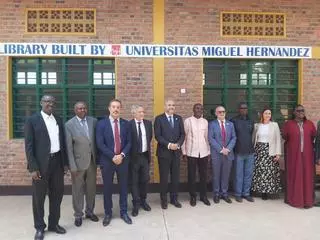 La UMH construye en Ruanda una UCI, una biblioteca y un comedor