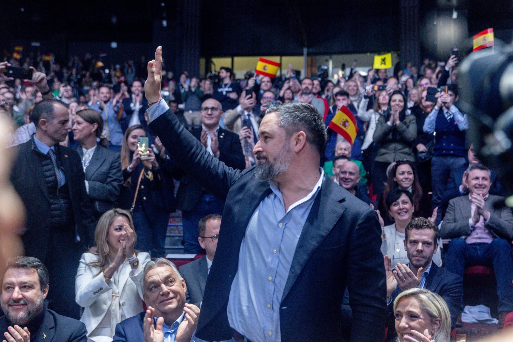 El líder de Vox, Santiago Abascal, durante la cumbre ‘Patriots’, en Hotel Marriott Auditorium, a 8 de febrero de 2025, en Madrid (España). Vox ha organizado en Madrid una cumbre de ‘Patriots’, formación que integra a los partidos políticos del grupo homónimo del Parlamento Europeo. El encuentro se celebra los días 7 y 8 de febrero y cuenta con la asistencia de algunos de los líderes de la ultraderecha europea. 08 FEBRERO 2025;VOX;DERECHA;ULTRADERECHA;CUMBRE;PATRIOTS;PATRIOTAS Ricardo Rubio / Europa Press 08/02/2025. SANTIAGO ABASCAL;Ricardo Rubio;