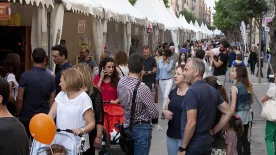 Ontinyent traslada la Fira de Tapes a la calle José Iranzo por las obras en Martínez Valls