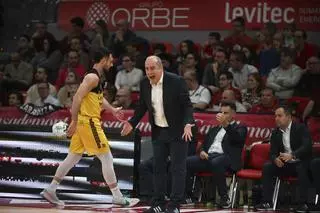 El Unicaja valora la opción de Txus Vidorreta, el entrenador que pretende el Casademont Zaragoza