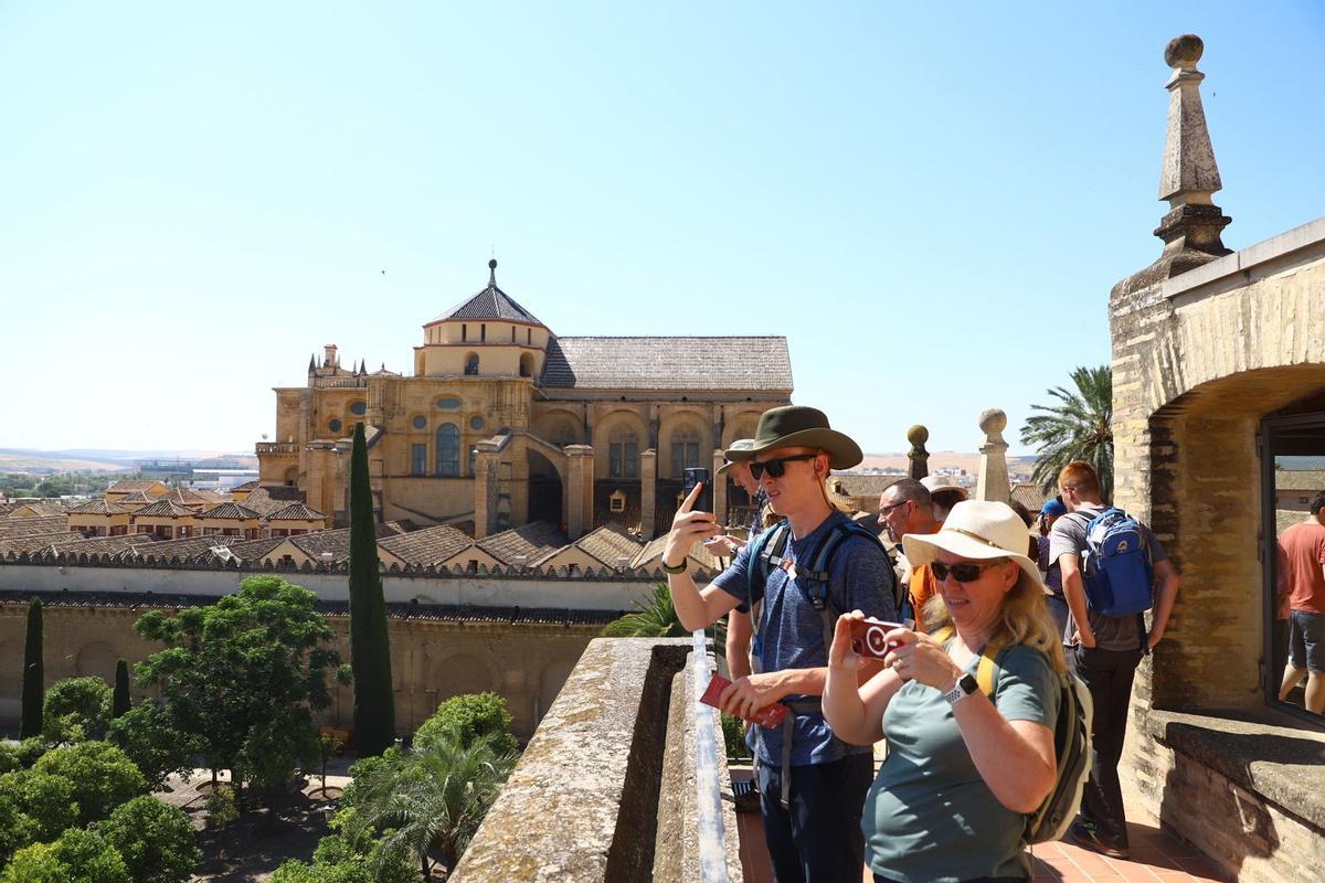 Turistas en la Torre Campanario de la Mezquita-Catedral.