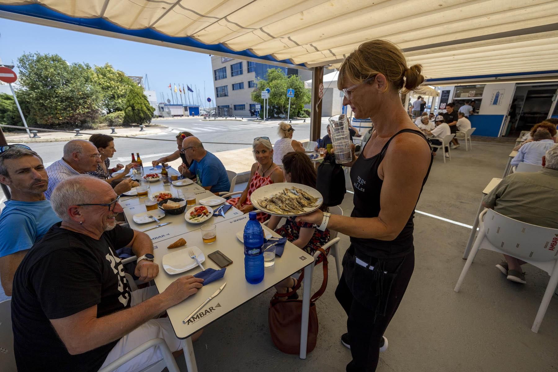 Hoteles y terrazas de Castellón, a tope en el primer fin de semana del verano