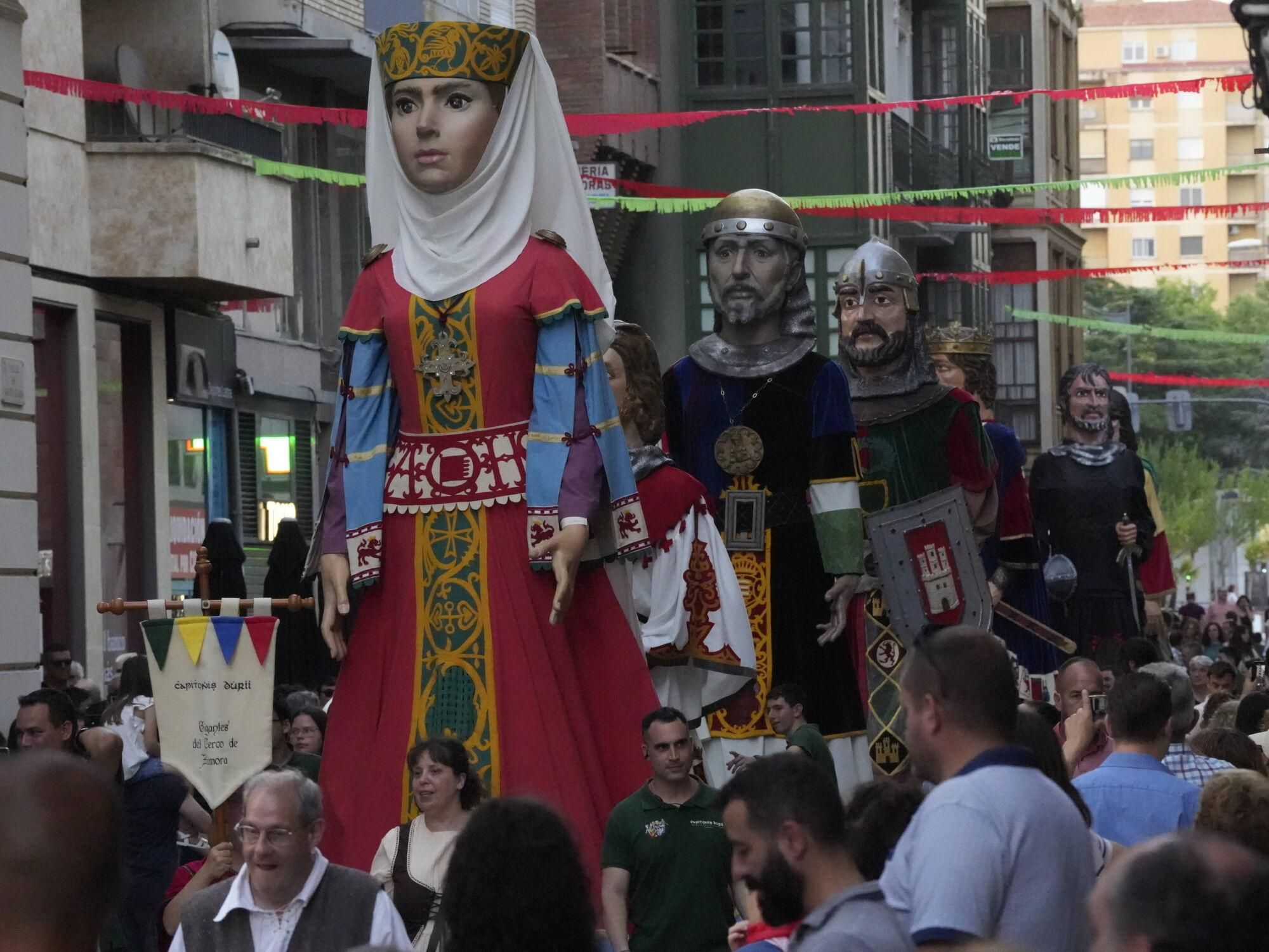 La calle de Santa Clara, a vista de gigante