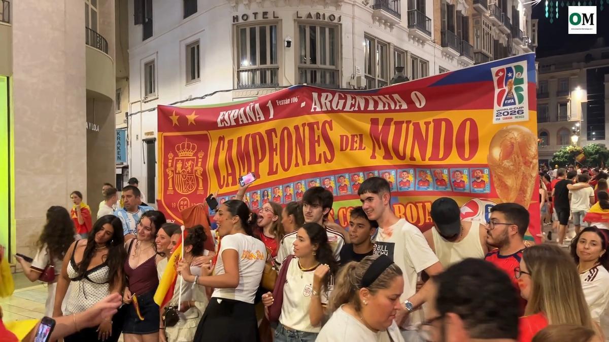 Málaga enloquece con la victoria de España: la marea roja viaja de los barrios al Centro