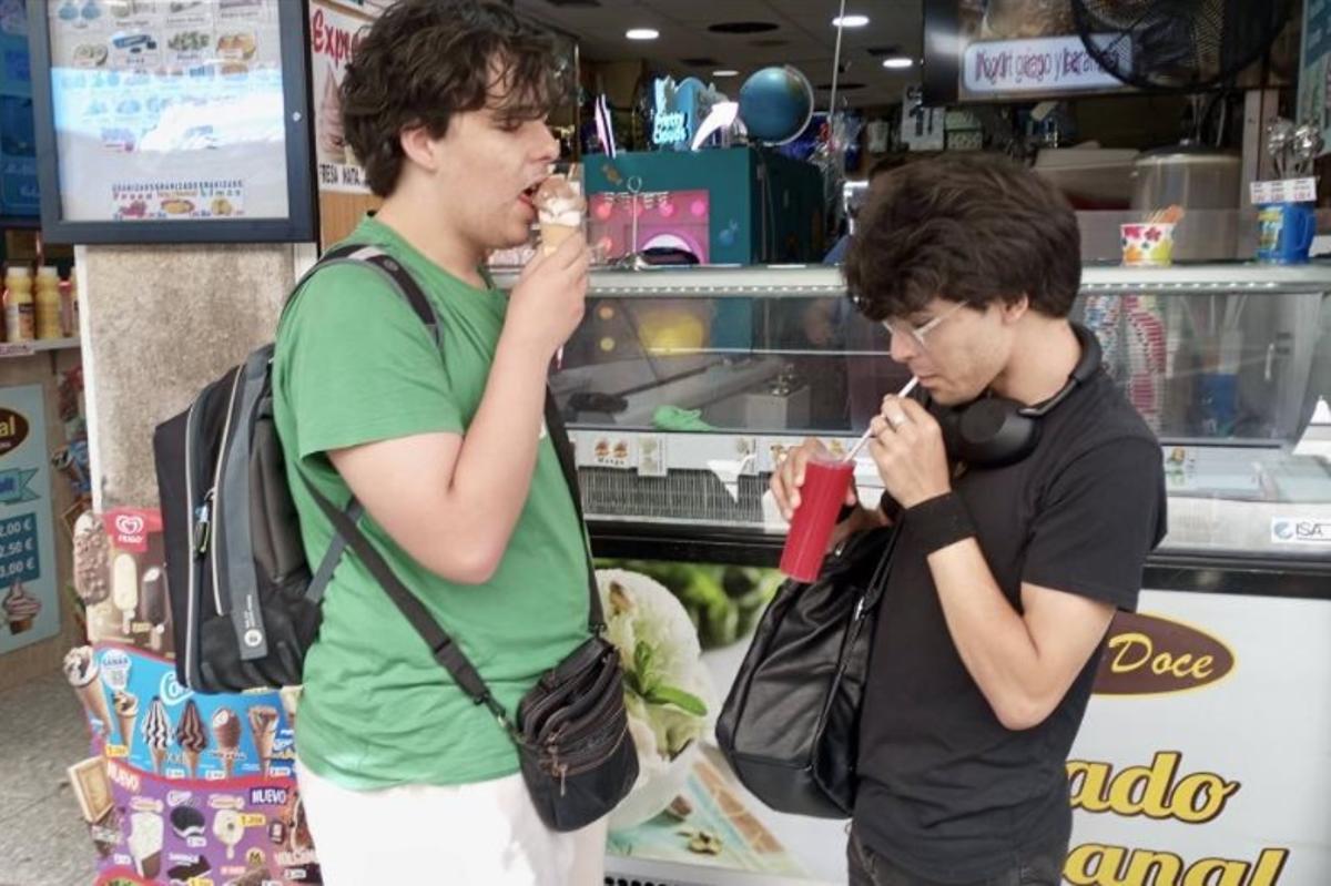 Pontevedreses echan mano de los helados para refrescarse