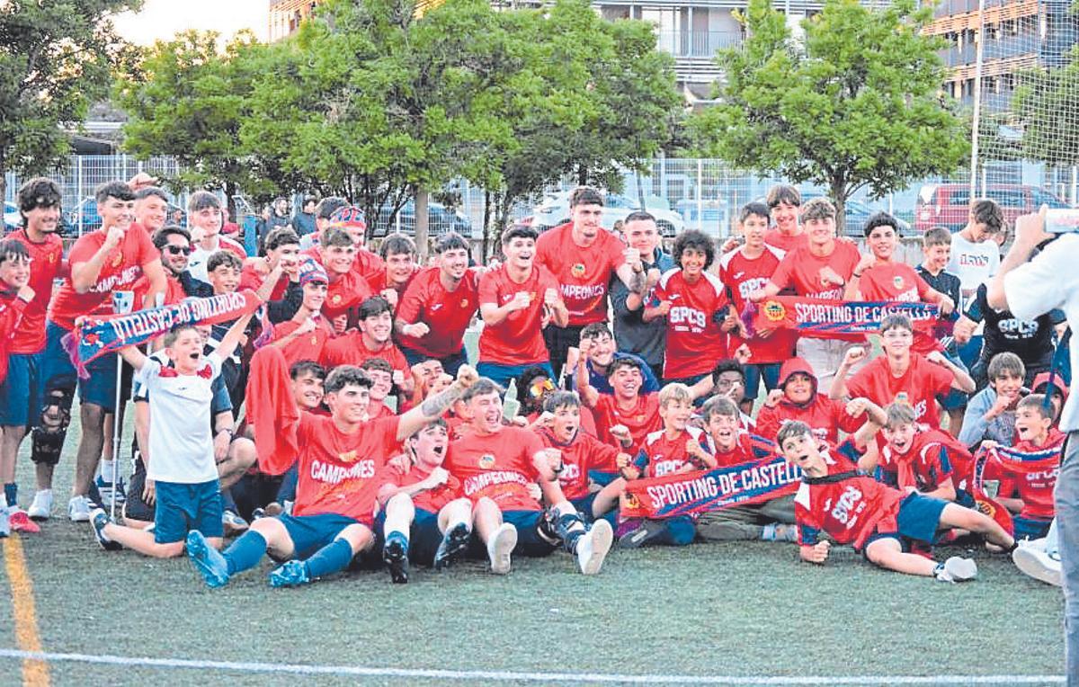 El Sporting de Castelló celebra su ascenso en Gran Vía.