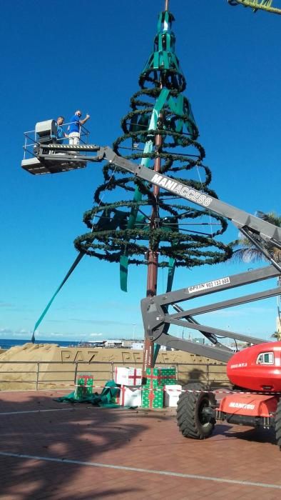 Árbol navideño de Heineken en Las Canteras