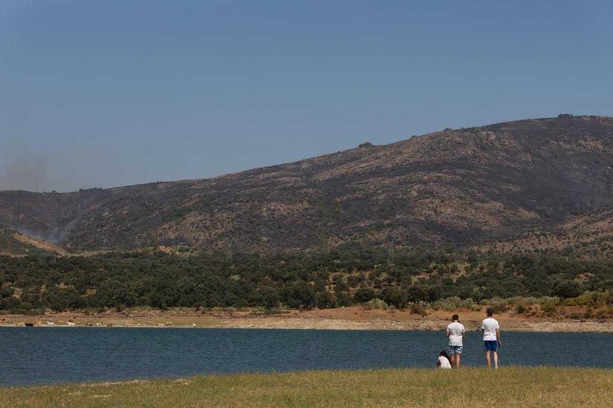 FOTOGALERÍA | Las imágenes del tercer día del incendio en Jarilla