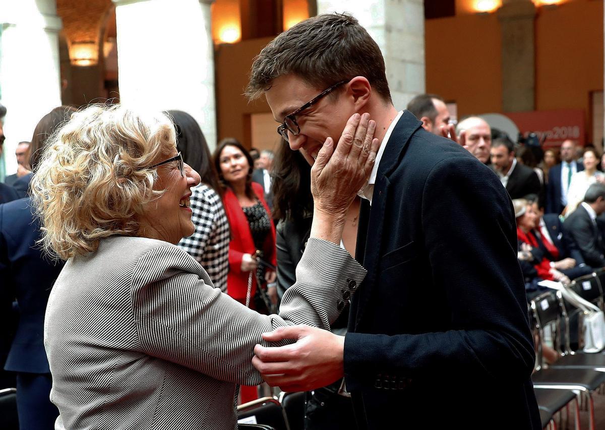 Manuela Carmena e Íñigo Errejón en las celebraciones del 2 de Mayo en Madrid en 2018