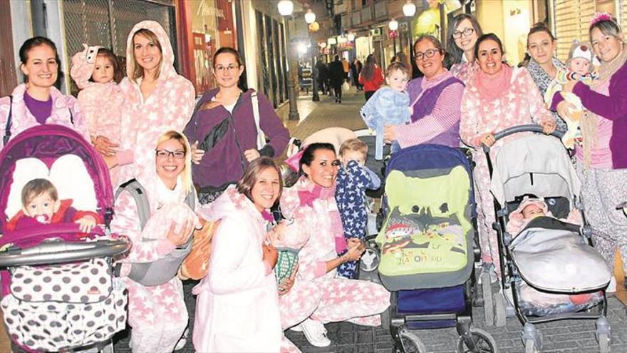 Vinaròs se entrega a la noche del pijama más desenfrenada