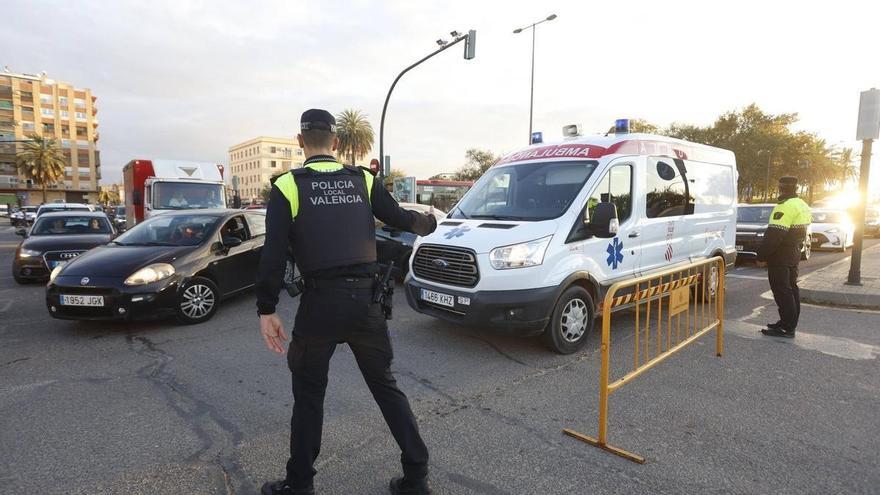 Tercer fin de semana tras la dana: restricciones en cuatro carreteras y 21.800 efectivos en las zonas afectadas