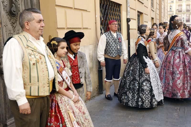 La Diputació de València recibe a las comisiones falleras