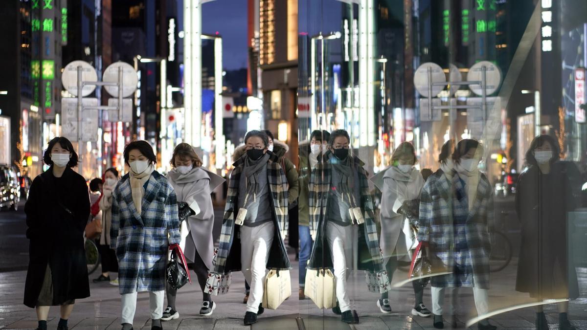 Una calle comercial en el centro de Tokio.