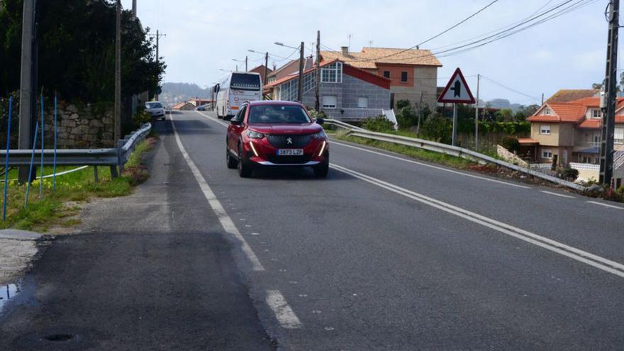 El gobierno apoya con una moción a los vecinos para las aceras de Lapamán a A Torre