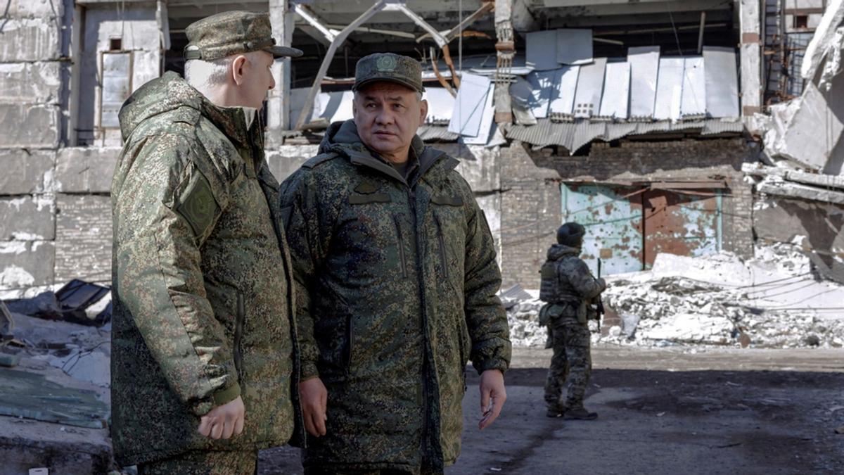 Russias defence minister visits troops in Ukraine