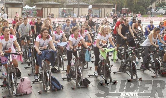 Búscate en la galería de la jornada contra el cáncer en Valencia