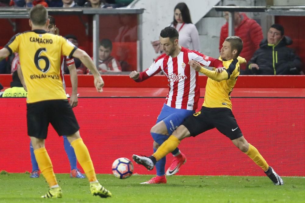 El partido entre el Sporting y el Málaga, en imágenes