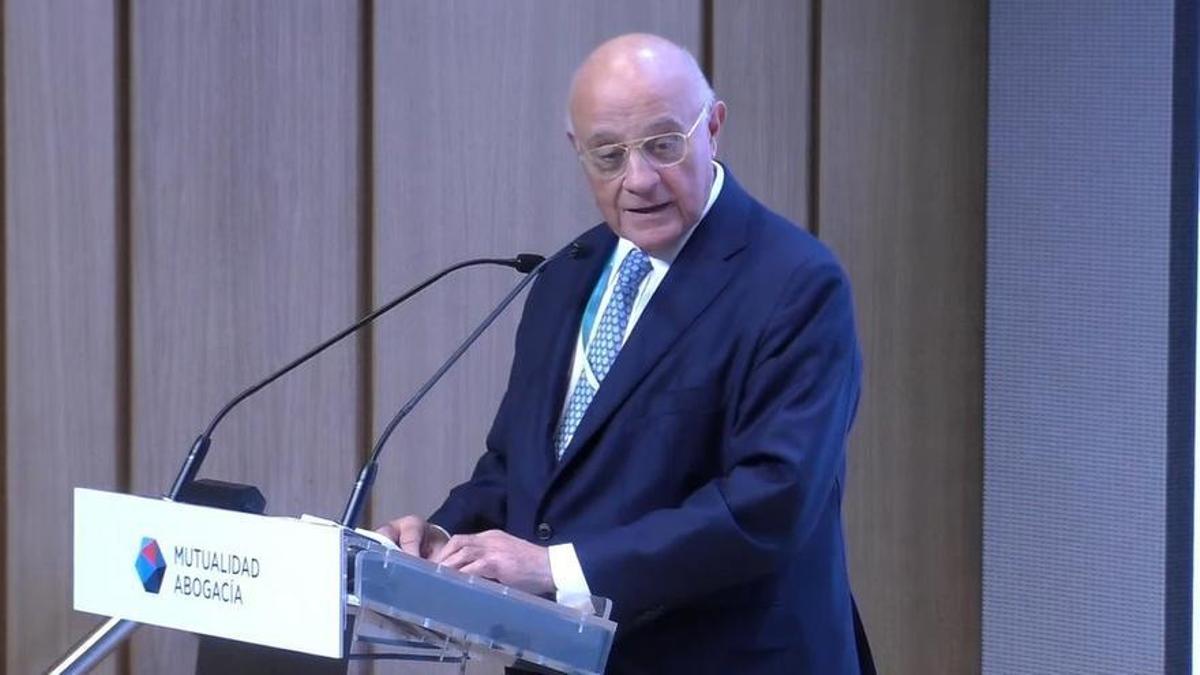 Oliu compra medio millón de acciones del Sabadell en plena opa del BBVA