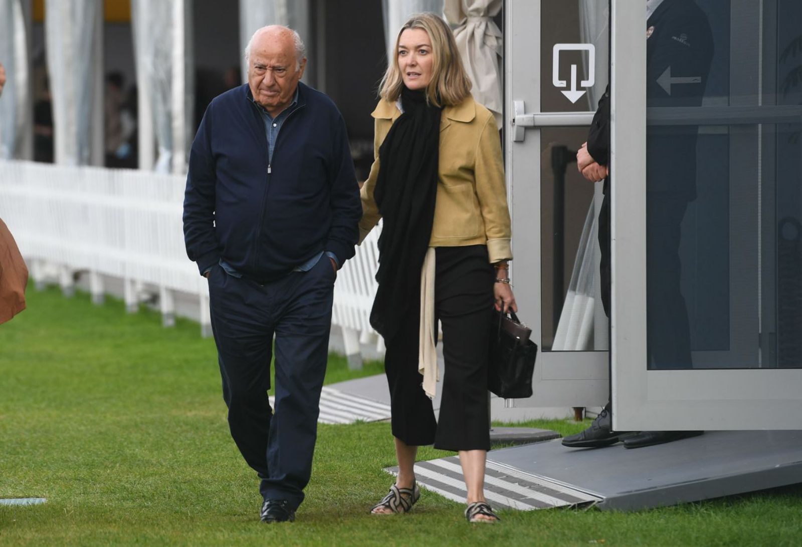 Amancio Ortega, con su hija Marta. | L. O.