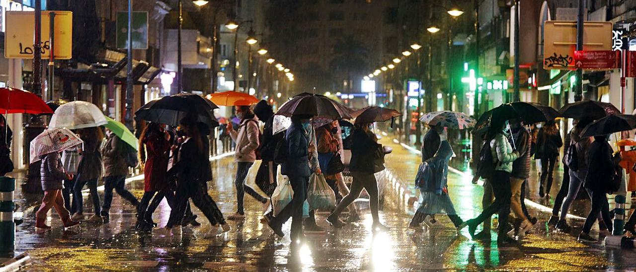 lluvia culmina el 'Black Friday' más negro del comercio físico Levante-EMV