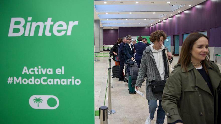 Tres pasajeras expresan su satisfacción por la conexión de Binter entre Canarias y Madrid