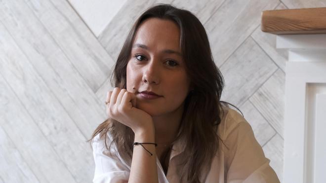 Rebeca Domenech, periodista de moda y escritora: "Soñé con tener a Anna Wintour dirigiéndome, pero ahora veo que hay otras formas de liderar"