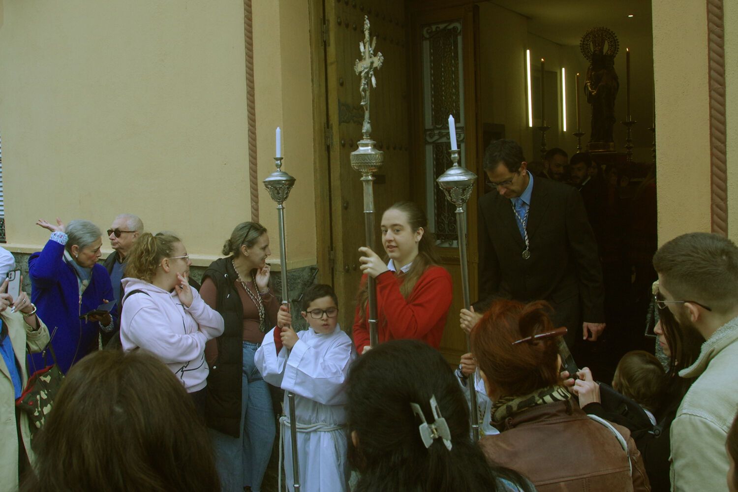 La comunidad educativa del colegio San José de la Montaña ha celebrado un 19 de marzo más una procesión por las calles del barrio de la Trinidad