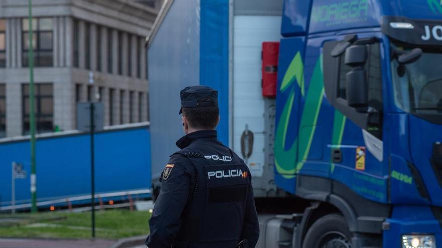 El paro de transportistas arranca con normalidad en las carreteras de Galicia