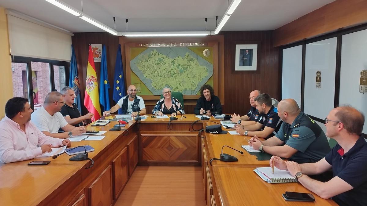 Reunión de coordinación para Exconxuraos, este martes, en el Ayuntamiento de Llanera.